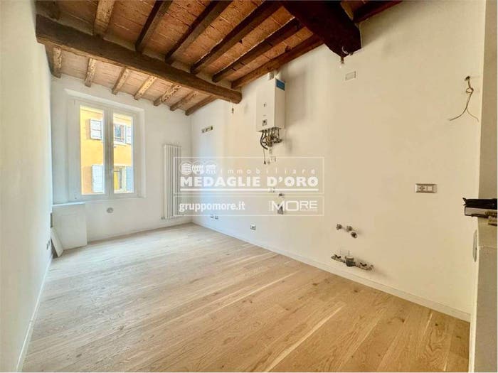 Appartamento trilocale in vendita in Via Della Cerca, Centro Storico, Modena