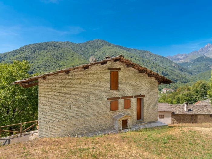 Casa con 5 locali in vendita in Borgata Bertorelli, Ghisola, Paesana