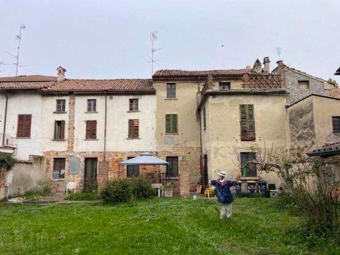 Casa trilocale in vendita in Via Montebello, Sale