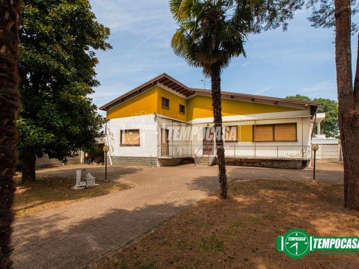 Casa trilocale in vendita in Via Sardegna, Centro, Magnago