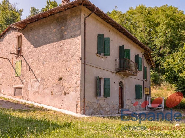 Casa trilocale in vendita in Centro, Gaggio Montano