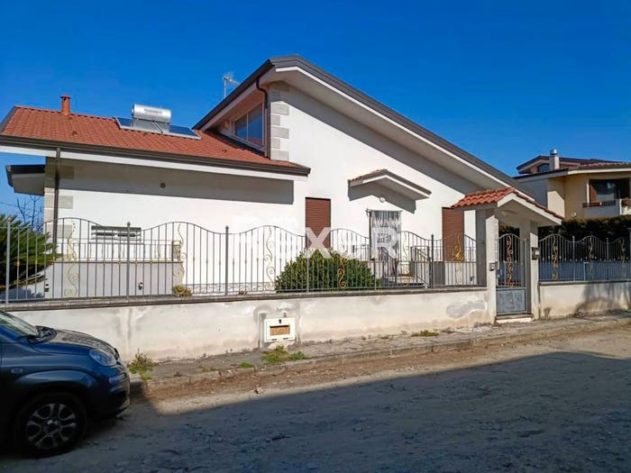 Casa quadrilocale in vendita in Contrada Grecà, Cinquefrondi