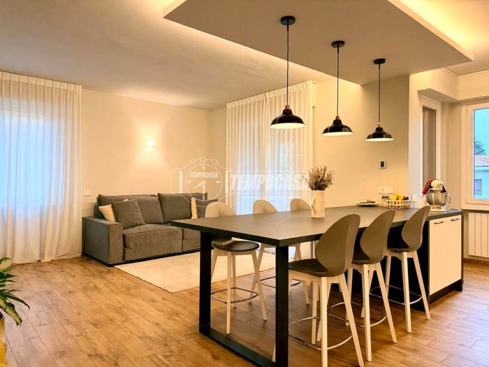 Appartamento trilocale in vendita in Via Eugenio Villoresi, Centro, Parabiago