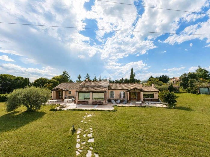 Casa con 6 locali in vendita in Via Case di Trento, Centro, Giulianova