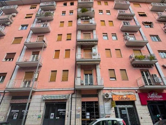Appartamento quadrilocale in vendita in via Medaglie d'oro, Centro, Cosenza