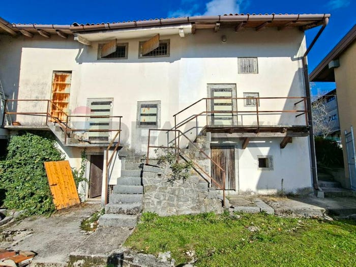 Casa con 6 locali in vendita in Via Porzus, Attimis
