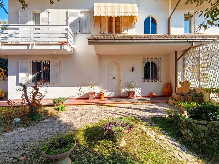Casa con 6 locali in vendita in VIA ABRUZZO, Centro, Fermo