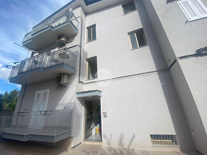 Appartamento trilocale in vendita in Via Giovanni Gentile, San Clemente, Caserta