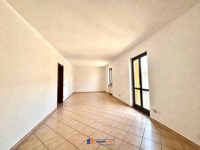 Appartamento trilocale in vendita in Via Vacca Maggiolini, Centro, Mombercelli