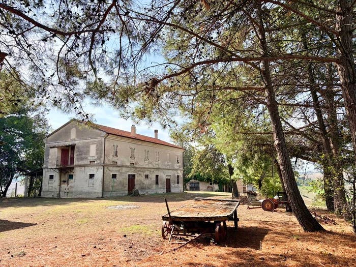 Casa con 6 locali in vendita in Località Sant'Amico, Morro d'Alba