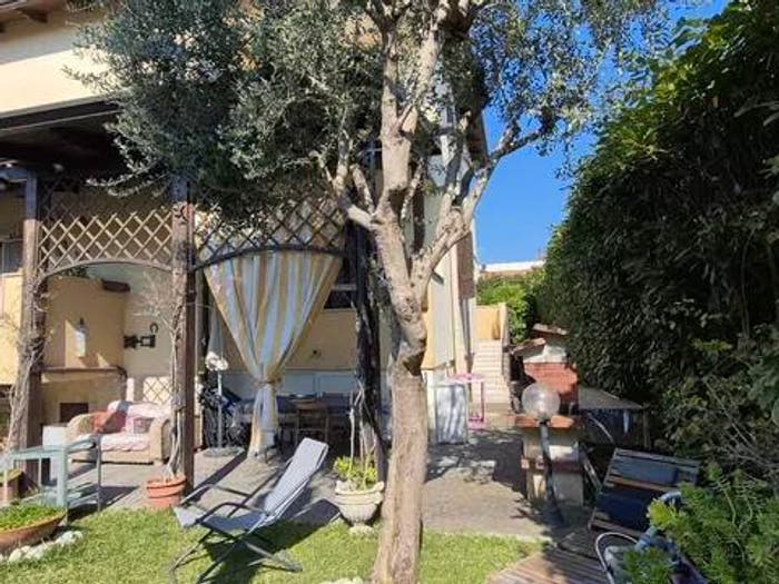 Casa quadrilocale in vendita in Via Ripuaria, Varcaturo, Giugliano in Campania