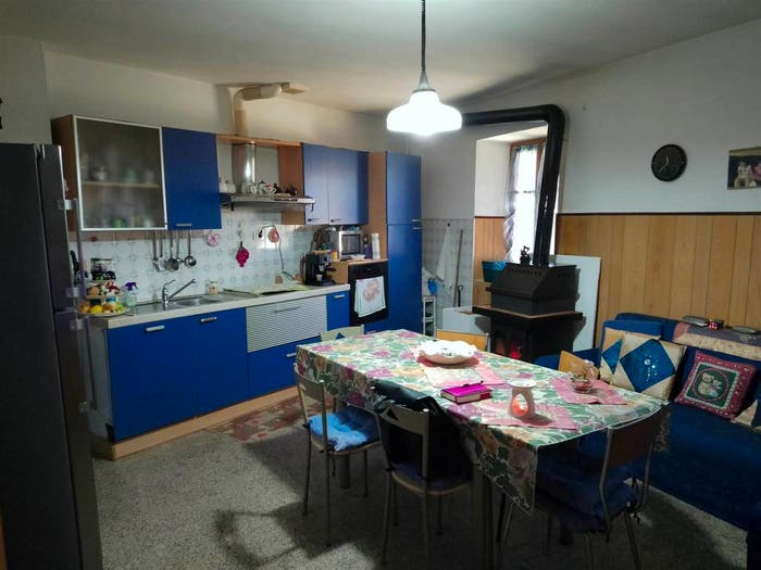 Casa con 6 locali in vendita in via Roma, Centro, Lessona