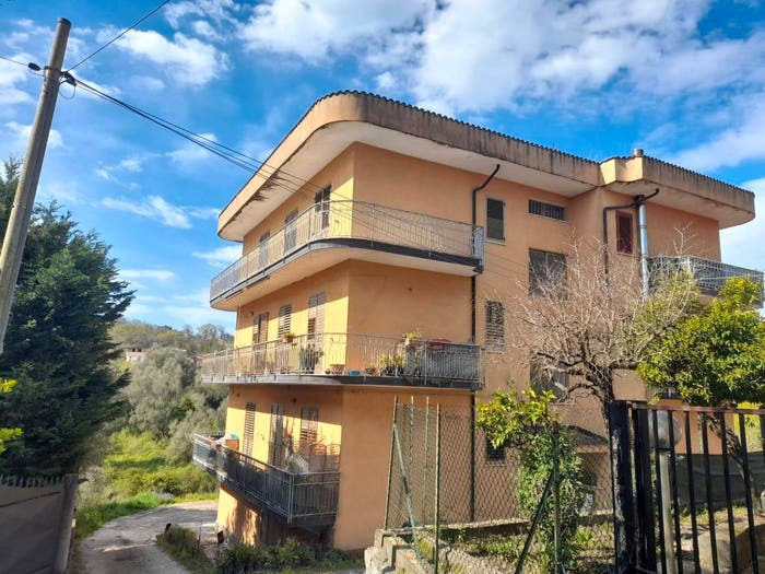 Appartamento trilocale in vendita in Via Rizzo, Foria, Centola