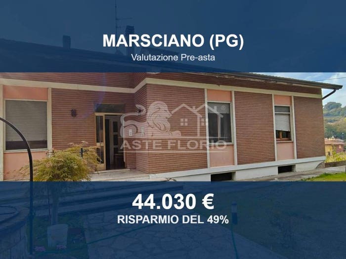 Casa con 6 locali in vendita in Viale I Maggio n, Centro, Marsciano