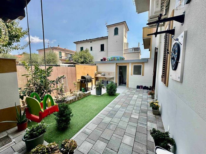 Appartamento con 5 locali in vendita in Cecina Centro, Cecina