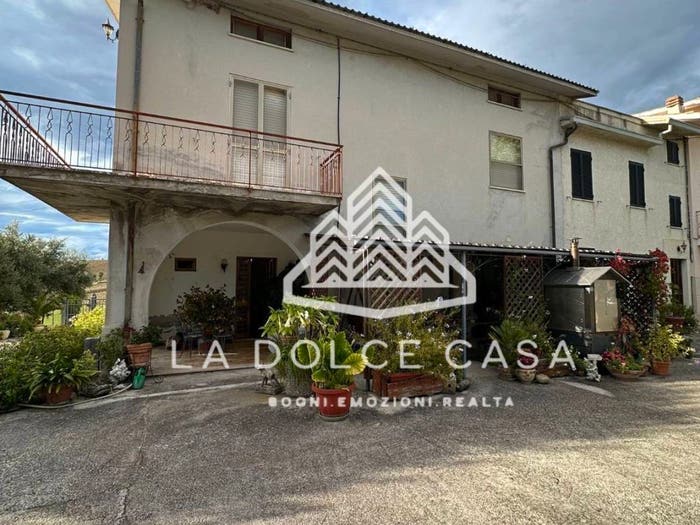 Casa con 6 locali in vendita in Contrada Casalta, Castelleone di Suasa