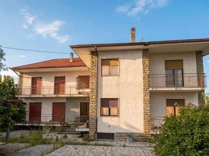 Casa con 6 locali in vendita in Via San Michele, Castelletto Uzzone