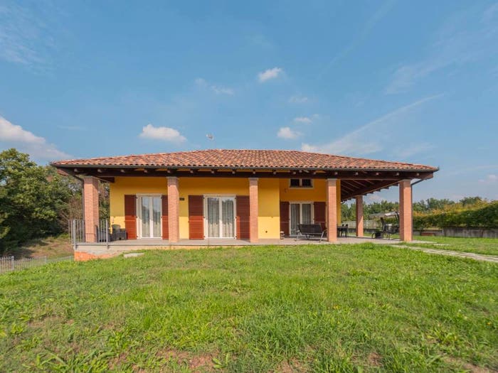 Casa con 6 locali in vendita in Frazione Quarto Inferiore, Quarto Valenzani, Asti