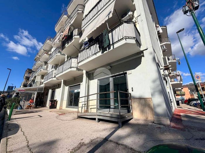 Appartamento trilocale in vendita in Strada comunale catena, Pianura, Napoli