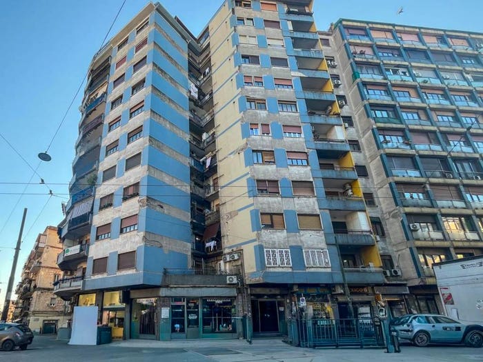 Appartamento quadrilocale in vendita in Corso Arnaldo Lucci, Garibaldi Ferrovia, Napoli