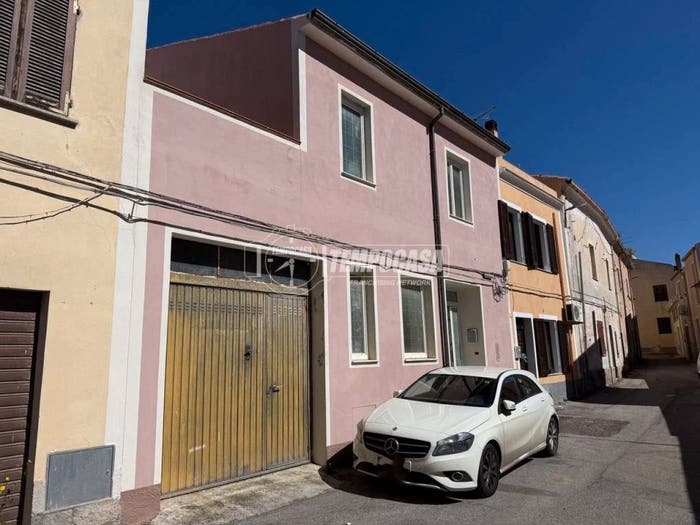 Casa quadrilocale in vendita in Via Regina Elena, Ploaghe