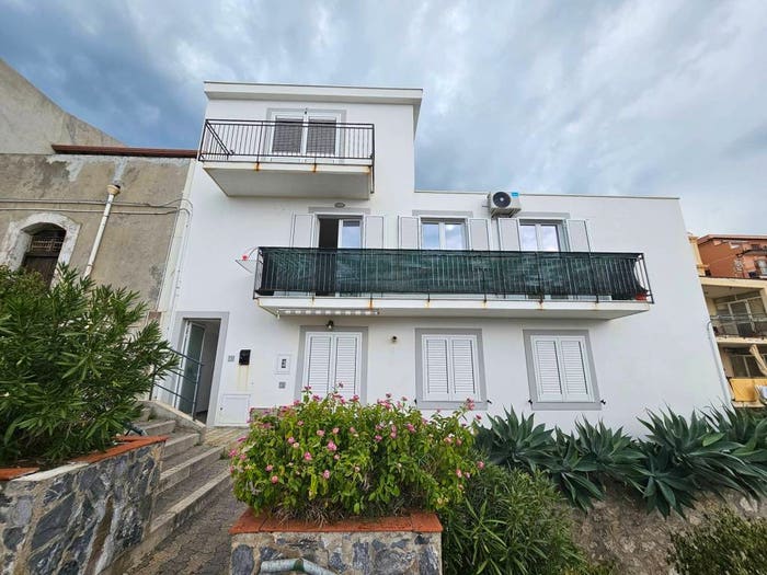 Appartamento trilocale in vendita in Via Giulio Forzano, Centro, Gioiosa Marea