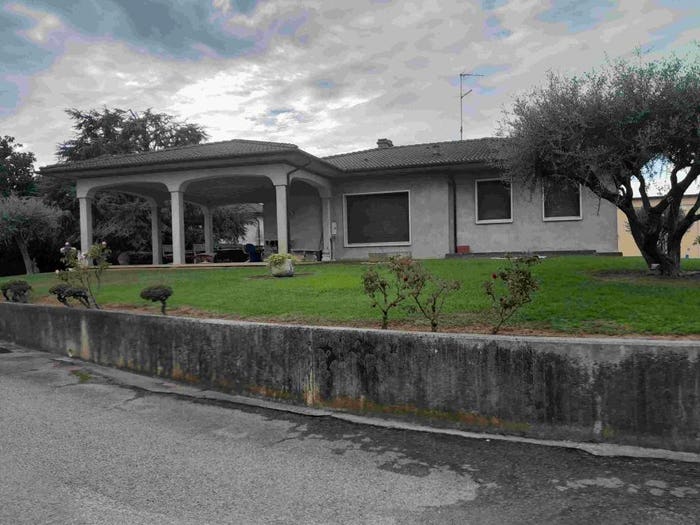 Casa con 6 locali in vendita in Cerea