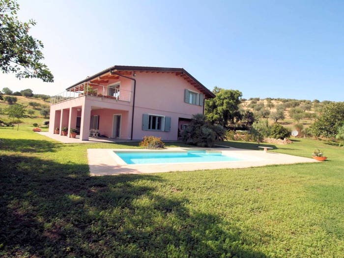 Casa con 6 locali in vendita in Via delle Fonderie, Valpiana, Massa Marittima