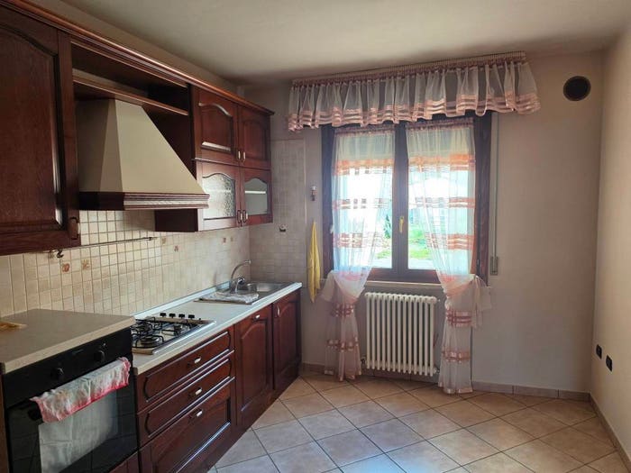 Casa con 6 locali in vendita in Correggioverde, Dosolo