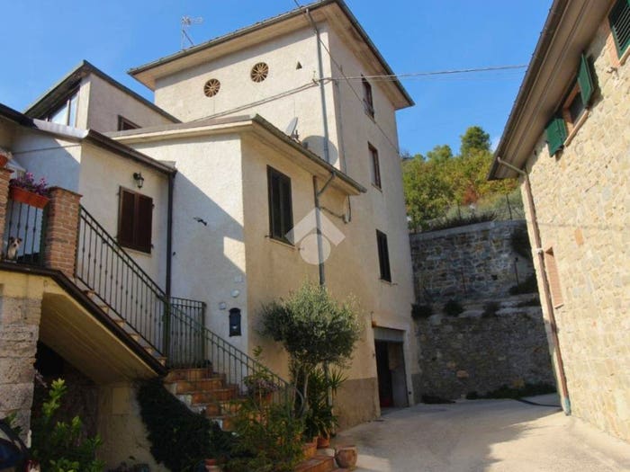Casa trilocale in vendita in Via Romana, Ascoli Piceno