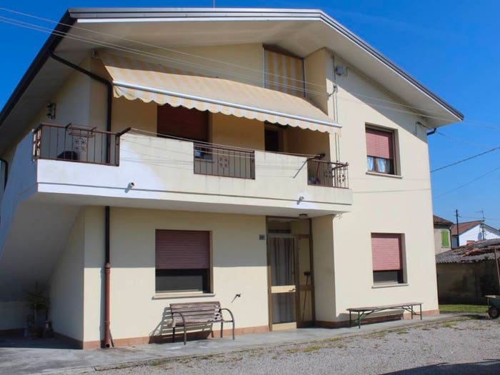 Casa con 6 locali in vendita in Sabbioni Zampine, Stienta