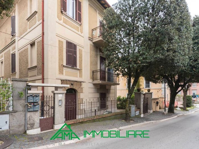 Appartamento quadrilocale in vendita in Via Roma, Centro, Monte Porzio Catone