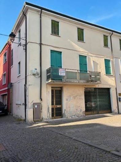 Casa con 6 locali in vendita in ADRIA Via degli Alvieri, Centro, Adria