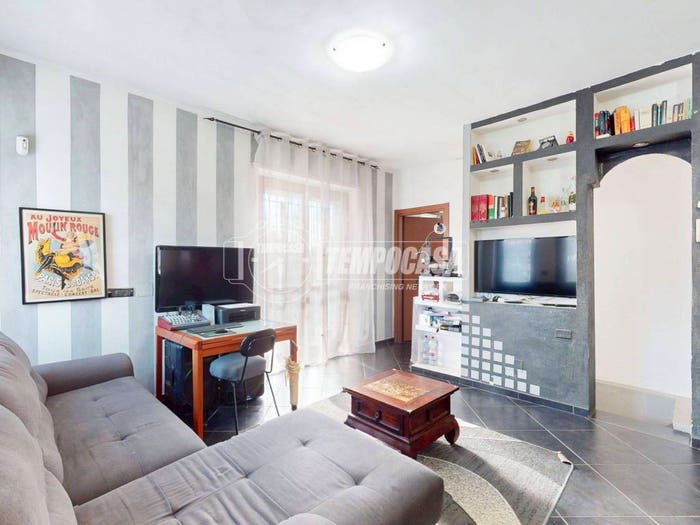 Casa quadrilocale in vendita in Via Torino, Centro, Beinasco