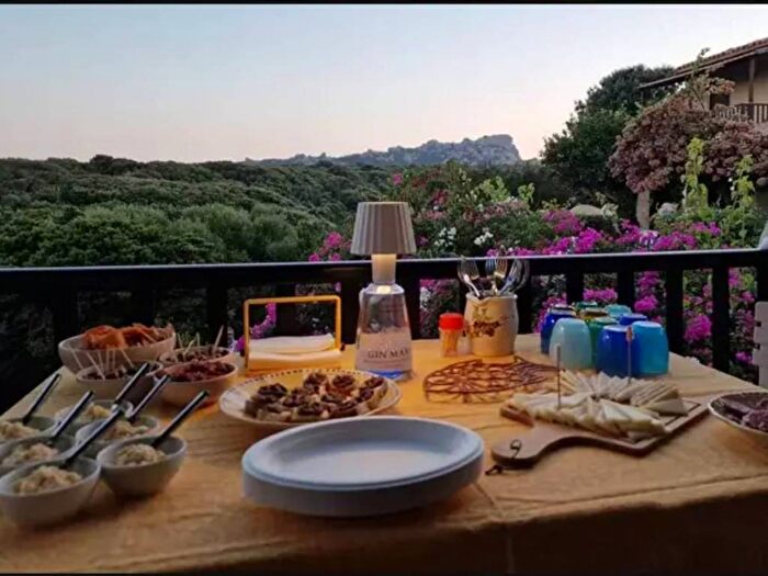 Appartamento bilocale in vendita in Via Cala Spinosa, Santa Teresa Gallura