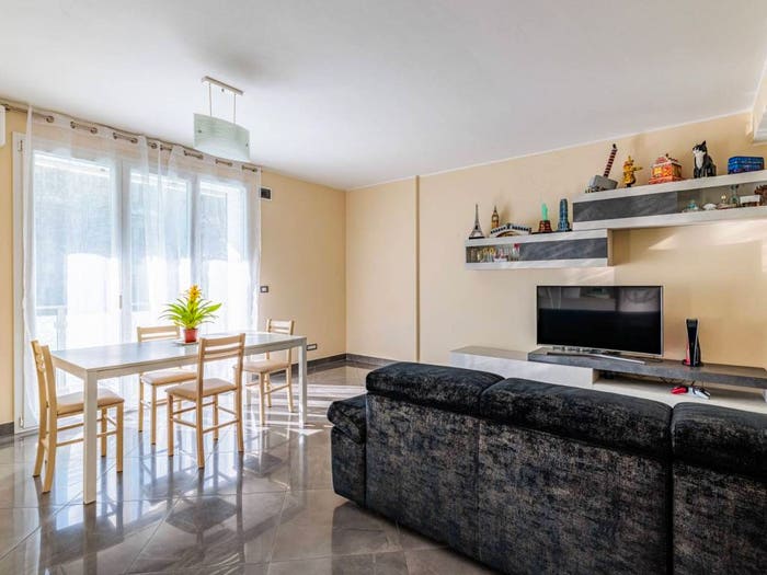 Appartamento trilocale in vendita in Via Piave, Centro, Albenga