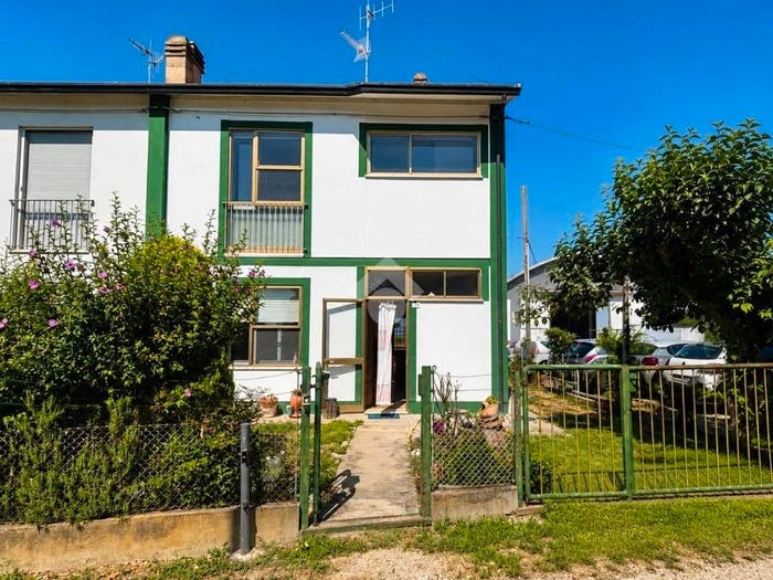 Casa quadrilocale in vendita in Via Ragone, Roncalceci Longana, Ravenna