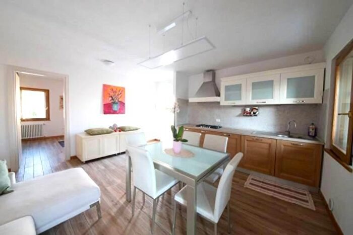 Casa con 8 locali in vendita in Via Venezia, Peschiera Del Garda