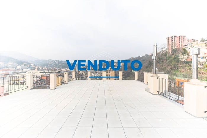 Appartamento con 6 locali in vendita in Via Tofane, Rivarolo, Genova