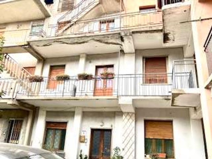 Casa con 6 locali in vendita in Via San Giorgio, Bonate Sotto