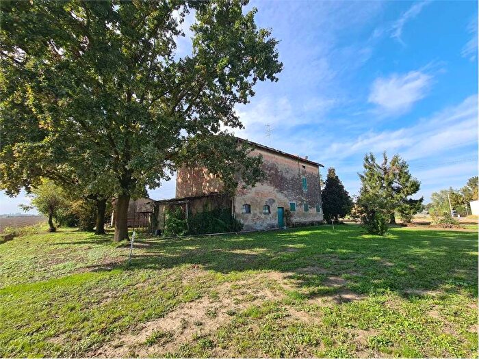 Casa con 6 locali in vendita in Staggia, San Prospero