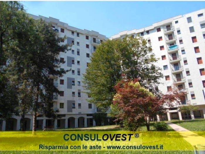 Appartamento quadrilocale in vendita in Via Milano, Centro, Garbagnate Milanese