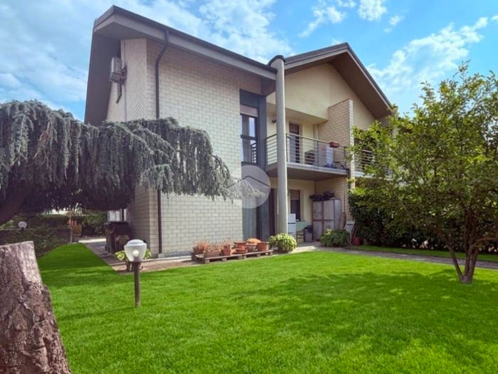 Casa con 6 locali in vendita in Via Borsellino, Stadio, Asti