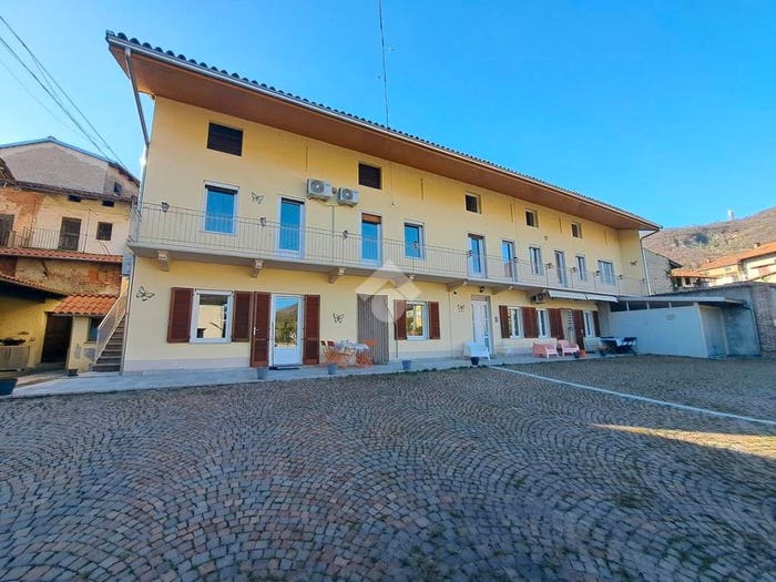 Casa con 6 locali in vendita in Via Asilo, Palazzo Canavese