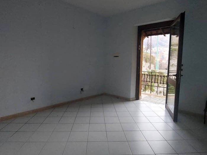 Appartamento trilocale in vendita in via girone, Mercogliano
