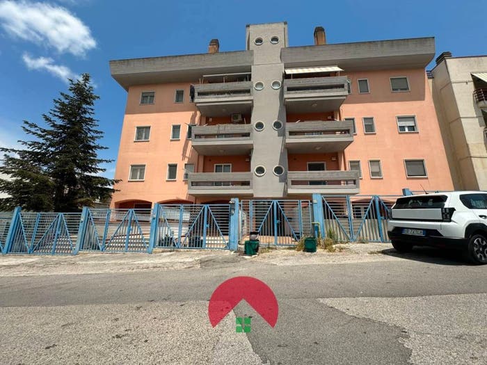 Appartamento con 5 locali in vendita in Via Degli Aragonesi, Centro, Matera