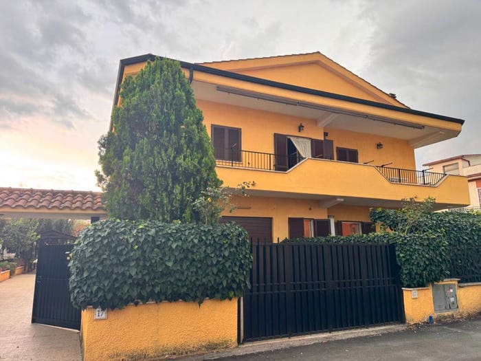 Casa con 6 locali in vendita in Via Roccafluvione, Corcolle, Roma