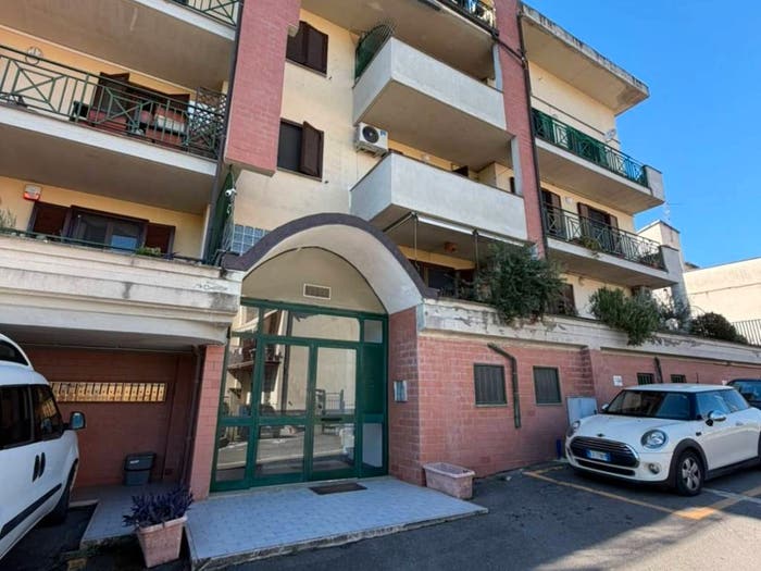Appartamento trilocale in vendita in Via Marzabotto, Orte Scalo, Orte