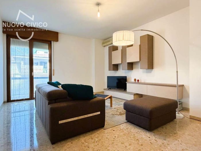 Appartamento quadrilocale in vendita in Via Adriano Cristofoli, Stadio, Verona