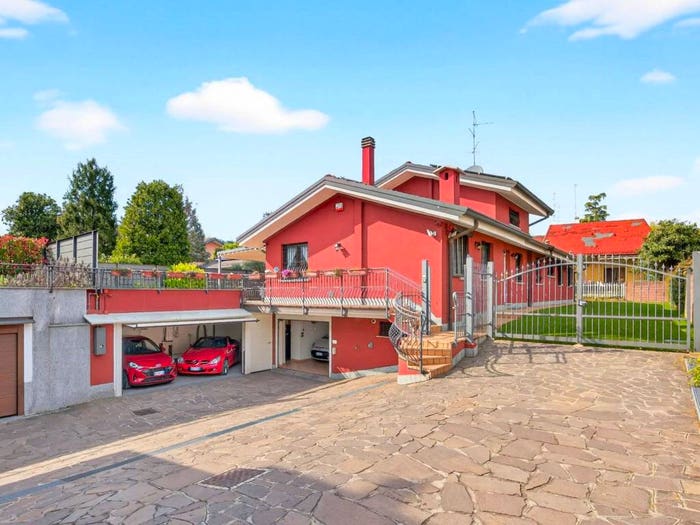 Casa quadrilocale in vendita in Viale dei Tigli, Centro, Arese